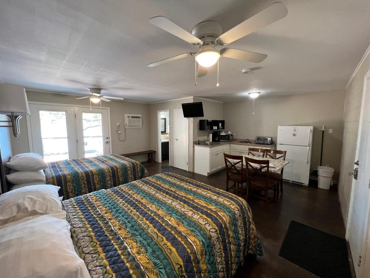 Painted Sky Inn 2*